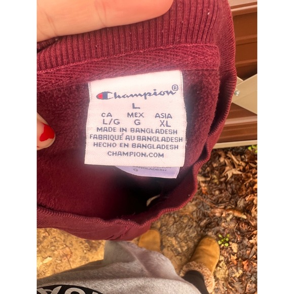 Champion‎ Bulldogs Crewneck Sweatshirt Maroon Pullover Men's Size L - Picture 3 of 3